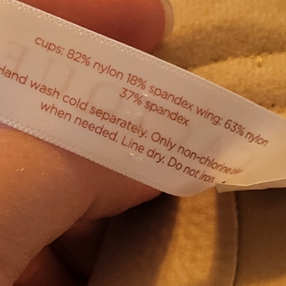 Totally Smooth Lightly Lined Full Coverage Bra - Picture 12 of 14